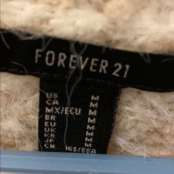 Cropped Forever 21 White fuzzy sweater - Picture 2 of 4